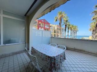 P102 - Porto Recanati, monolocale fronte mare con terrazza - 8