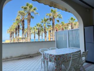 P102 - Porto Recanati, monolocale fronte mare con terrazza - 5
