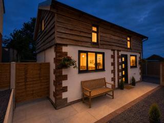 Myrtle Cottage, Cotehill in a small village location, perfect for a romantic break with hot tub - 9