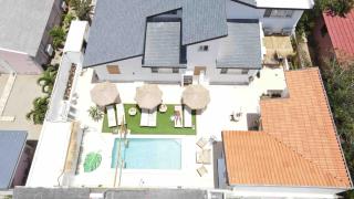 Palm Beach Vacay Suites - Coconut Suite - Top Floor - 9