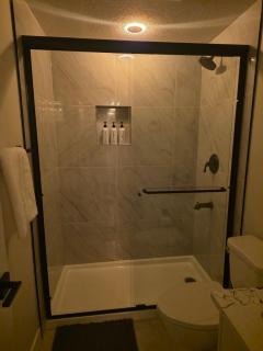 Cozy Suite & Gym-Ready - 1