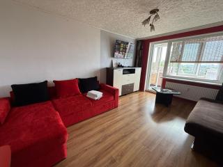 Cozy 9th floor studio with balcony and free parking - 9