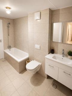 3-!bedroom apartment in a luxury complex, 5 minutes' walk from the sea - 3