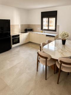 3-!bedroom apartment in a luxury complex, 5 minutes' walk from the sea - 1