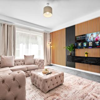 Stylish Apartment - City Centre - Parking - 4 Guests - Netflix 5BW - 0