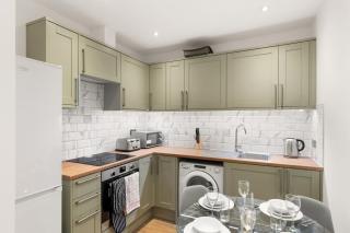 Spacious 2BR Stay in Beckenham for Families - 5