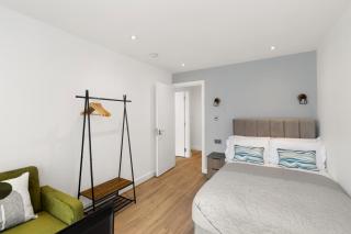 Spacious 2BR Stay in Beckenham for Families - 3
