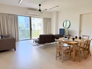 By The Sea Cozy Beachfront Home Side Seaview333A - 8