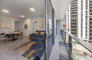 Luxury Downtown Miami 1BR & Den - Pool & Gym - 8