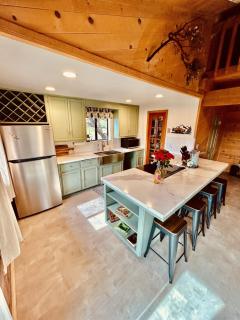 Forest Ridge Cabin - Pet Friendly - Sleeps 10 - 8