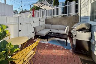 Helltown Hideaway - Private Patio, Walk Anywhere, Free Parking - 6