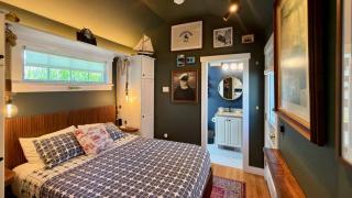 Helltown Hideaway - Private Patio, Walk Anywhere, Free Parking - 8