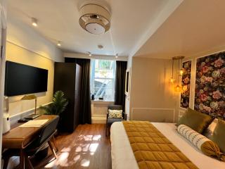 Ferndale Mews - 8
