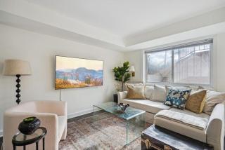 Crystal City Boutique Flats - Free Parking - 4