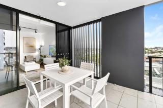 High End 2BR Haven with Pool, Gym, Parking near South Bank and West End - 7