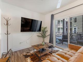Quiet condo with balcony, fast WiFi and gym - 8