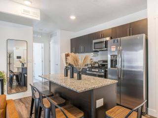 Quiet condo with balcony, fast WiFi and gym - 6