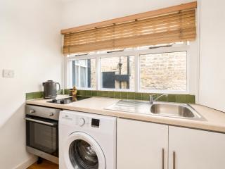 Rustic 2-Bed Bath Home Sleeps 5 - 7