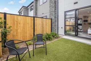 Relaxing Boulcott Escape In Lower Hutt - 8