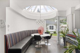 Stunning 4BR Kerrisdale Home - Gardens and BBQ - 6