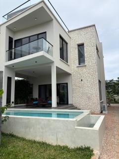 Luxury Villa in a 5 Star Resort in Kizimkzi Zanzibar - 0