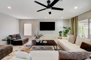 Beautiful 6BR with Casita, Game Room and Pool and Jacuzzi) - 2