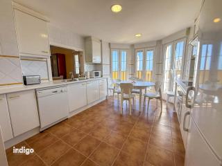 Beachfront Apartment - Sea View - COU01 - 1