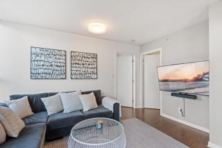 Modern Downtown Van 2BR Condo - Walk to BC Place - 4