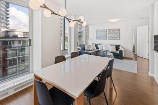 Modern Downtown Van 2BR Condo - Walk to BC Place - 3