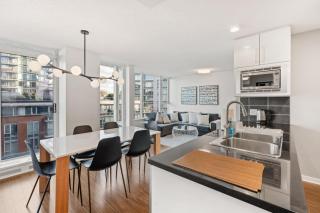 Modern Downtown Van 2BR Condo - Walk to BC Place - 2