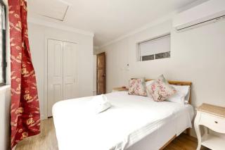 Quiet 2 Bedroom Daisy Hill Home with Garden Views, Parking, Internet - 8