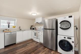 Charming 3BR Garden Suite - Mins to UBC and Beaches - 7