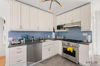 Bright 2BR Kits Gem - Walk to Parks and Beaches - 8