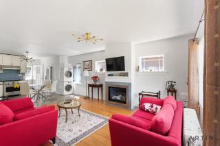 Bright 2BR Kits Gem - Walk to Parks and Beaches - 4