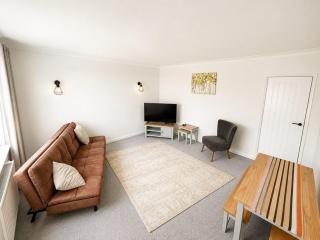 Modern 2BR House Private Driveway Birtley - 1