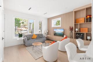 Newly Renovated 3BR Townhouse - Heart of East Van - 2