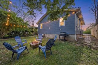 University Stay that Sleeps 10. Game Room, Firepit , and Grill - 8