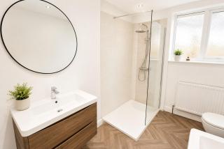 Modern 2BR House Private Driveway Birtley - 5