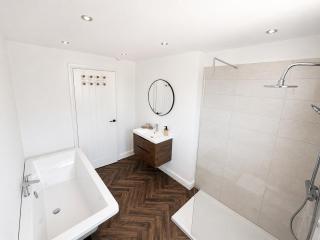 Modern 2BR House Private Driveway Birtley - 2