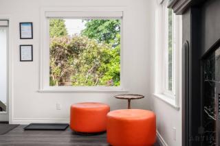 Cozy Garden Studio with Patio and In-suite Laundry - 3