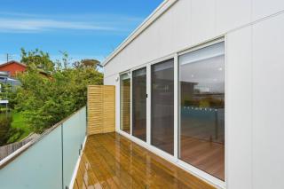 Stylish Rosetta Waterview Stay - 3