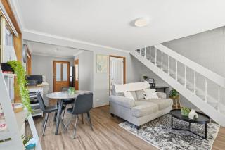 Cosy Unit Near MONA - 3