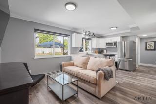 West Van Hideout 2BR Suite - Near Grouse Mountain - 8