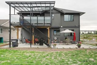 West Van Hideout 2BR Suite - Near Grouse Mountain - 6