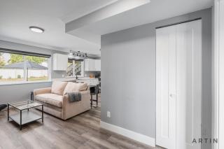West Van Hideout 2BR Suite - Near Grouse Mountain - 2