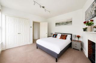Rustic 2-Bed Bath Home Sleeps 5 - 2