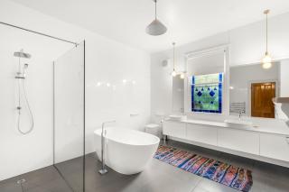 Charming Historic Home, Modern Comforts - 8