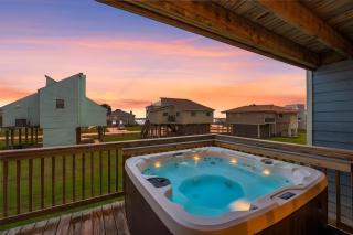 Gulf-View Townhome Hot Tub 2-Min Beach Walk - 6