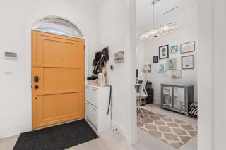 Game-Day Ready 4BR Home - Spacious and Near Transit - 3