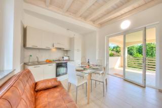 Golden Terrace - Happy Rentals - 2